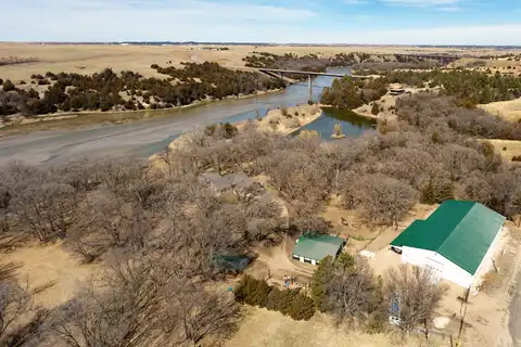 89757 Bryan Bridge Loop, Valentine, NE 69201