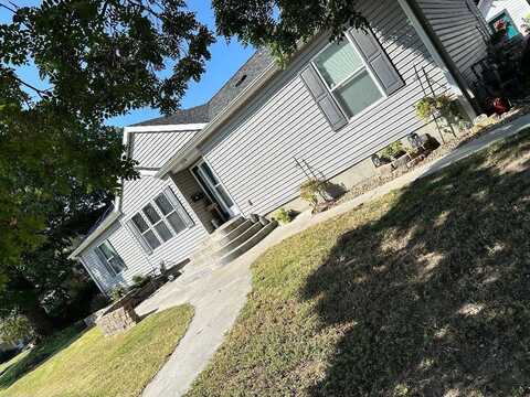 524 W Main St, Osborne, KS 67473