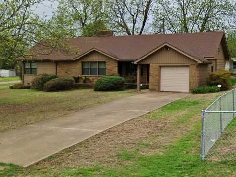 710 W 17th St, Sulphur, OK 73086