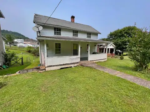 204 Linden St, Gassaway, WV 26624