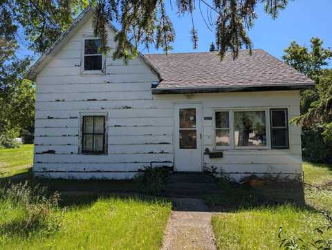 507 East Street, Bottineau, ND 58318