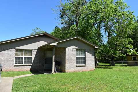 708  W Sterret Street, Hugo, OK 74743