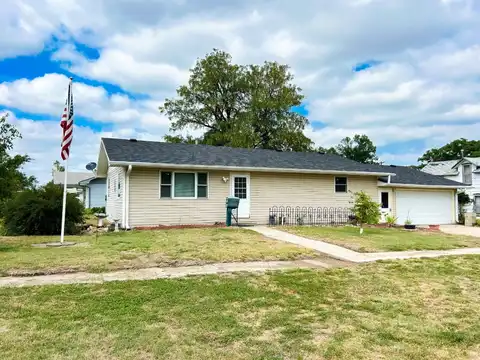 808 5th St, Phillipsburg, KS 67661