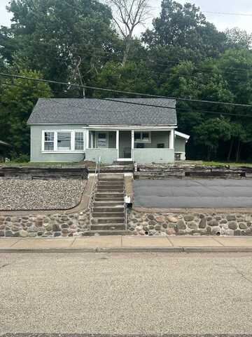 509 Front St, Hudson, WI 54016