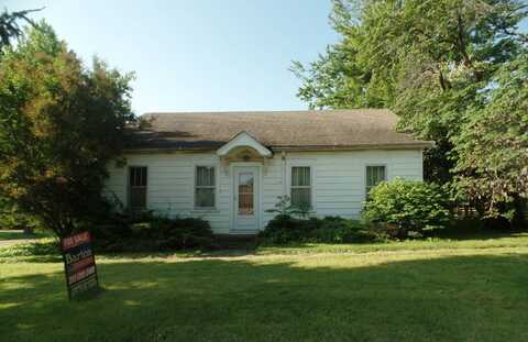 215 E. Quincy St., Griggsville, IL 62340