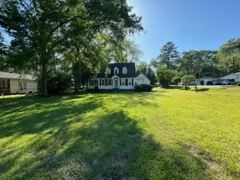 531 Holland Avenue, Philadelphia, MS 39350