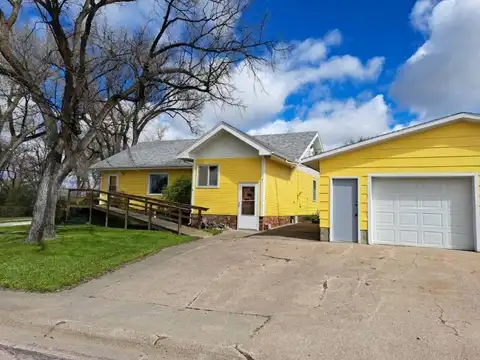 410 North Fourth, Hay Springs, NE 69347