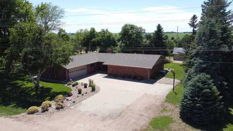 2105 N R Road, Marquette, NE 68854