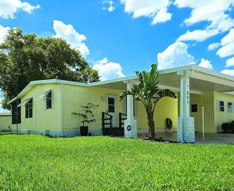 201 Country Lane, Plant City, FL 33565