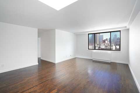 447 West 45th Street, New York, NY 10036