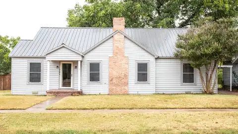 701 W Elm, Olney, TX 76374