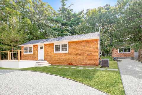 236 Three Mile Harbor Hog Creek Highway, East Hampton, NY 11937