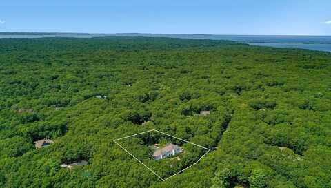 19 Quarty Circle, East Hampton, NY 11937