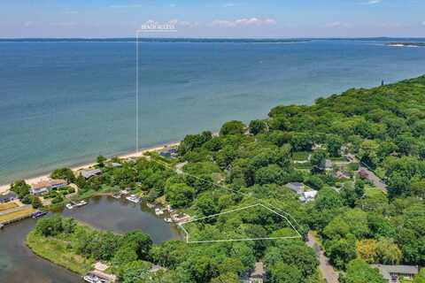 63 Lake Dr, Southampton, NY 11968