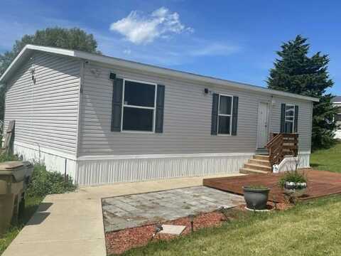 18 BELAIRE, Madison, WI 53713