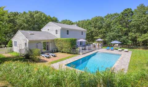 6 Hildreth Road East, Hampton Bays, NY 11946