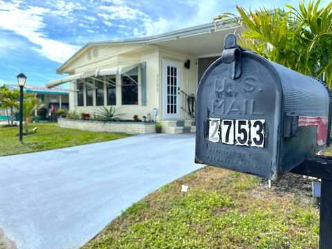 2753 Lamplighter Drive, Sarasota, FL 34234