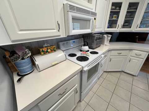 8135 Monitor Dr, New Port Richey, FL 34653
