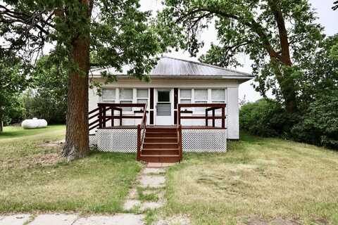 407 N Cherry St., Cody, NE 69211