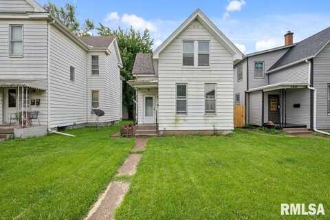 2025 3RD Street, Davenport, IA 52802