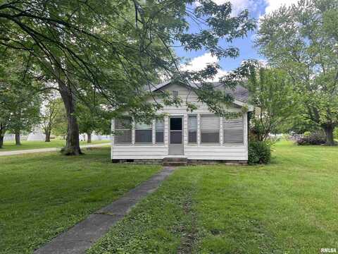 307 S CHERRY Street, Iuka, IL 62849