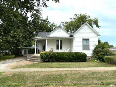 607 N MAIN Street, Sandoval, IL 62882