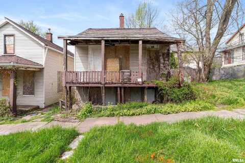 522 N GAINES Street, Davenport, IA 52802