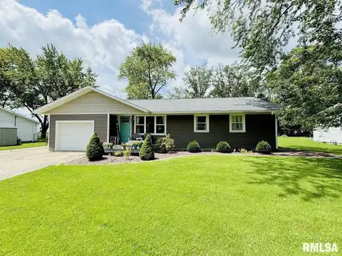 349 WOODLAND Drive, Salem, IL 62881