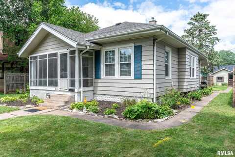 810 BROWN Street, Bettendorf, IA 52722