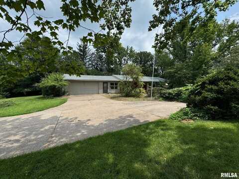 2505 W 3RD Street, Coal Valley, IL 61240