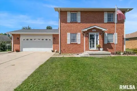 707 N Bitterroot Court, Athens, IL 62613