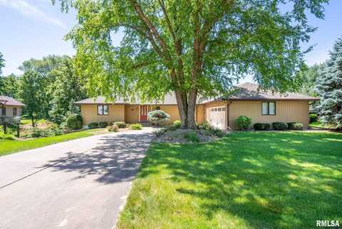 5715 DODDS Drive, Bettendorf, IA 52722