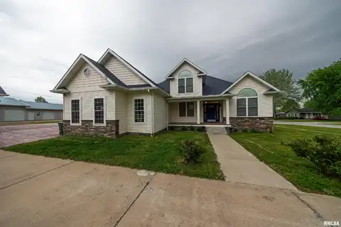 203 E FLORA, Valier, IL 62891