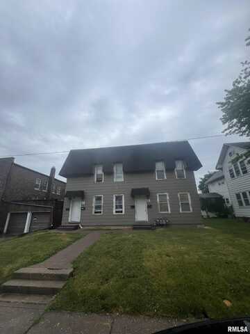 321-323 E 15TH Street, Davenport, IA 52803