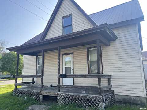 103 S 6TH Street, Clinton, IA 52732