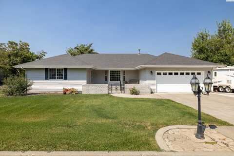 2616 W 37th Ave., Kennewick, WA 99337