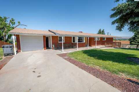 803 Upland Drive, Sunnyside, WA 98944