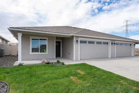 7053 W 38th Ave, Kennewick, WA 99338