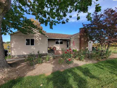 701 Walnut Lane, Grandview, WA 98930