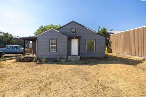 1218 Stacy Avenue, Prosser, WA 99350