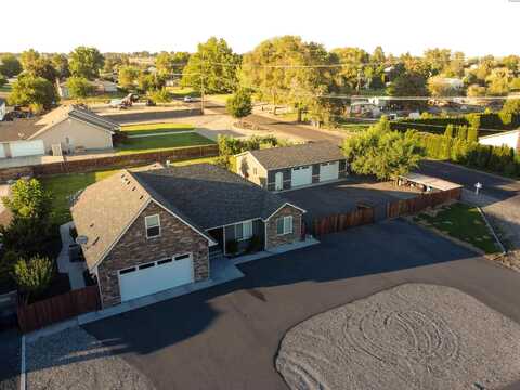 5209 SW Richardson Rd, Pasco, WA 99301