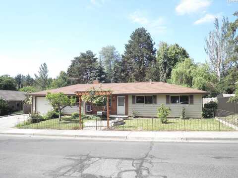 829 SW Crestview St, Pullman, WA 99163