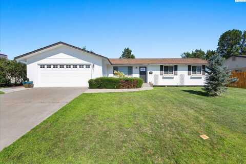 5304 Blue Heron Blvd, West Richland, WA 99353