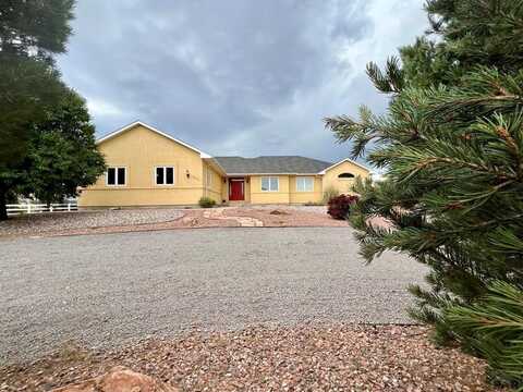 463 Venango Dr, Pueblo West, CO 81007