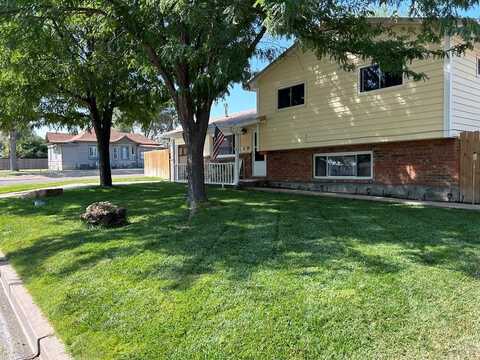 817 S 2nd St, Rocky Ford, CO 81067