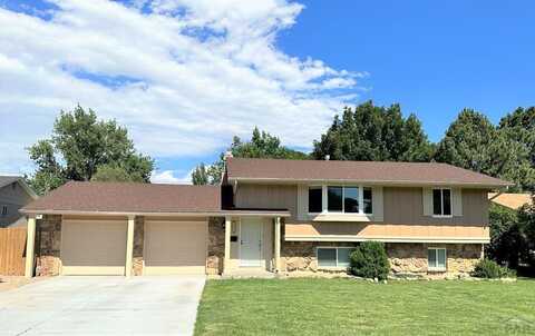 4034 Ridge Dr, Pueblo, CO 81008