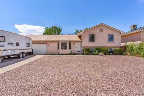 669 Wolcott Dr, Pueblo West, CO 81007