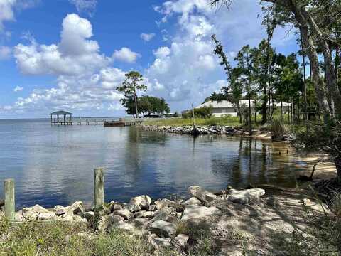 957 Dolphin Rd, Milton, FL 32583