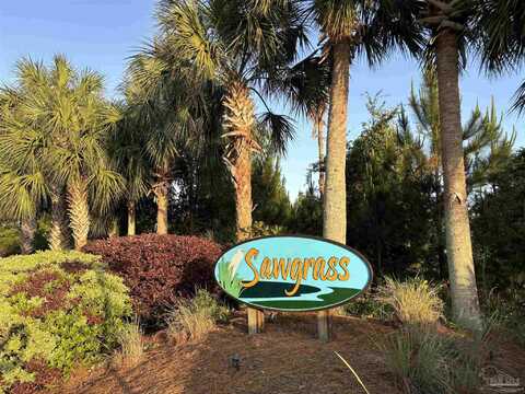 1160 Sawgrass Dr, Gulf Breeze, FL 32563