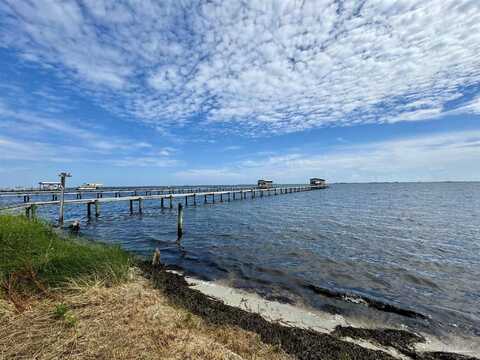 4991 Soundside Dr, Gulf Breeze, FL 32563